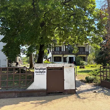 Fenyő Liget Maison d'hôtes